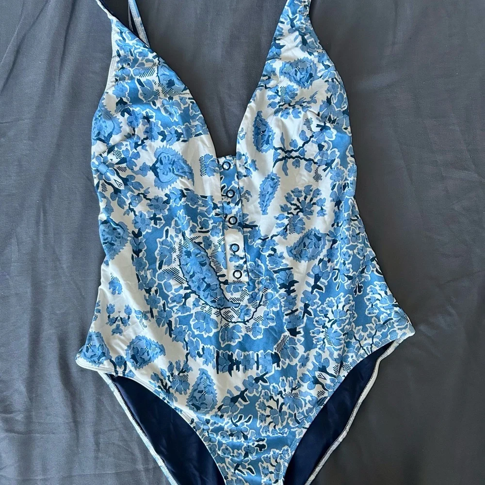 Sezane and YSE Partir avec toi Blue Floral One Piece Swimsuit 8-12 US/ 38Eur - Picture 2 of 11